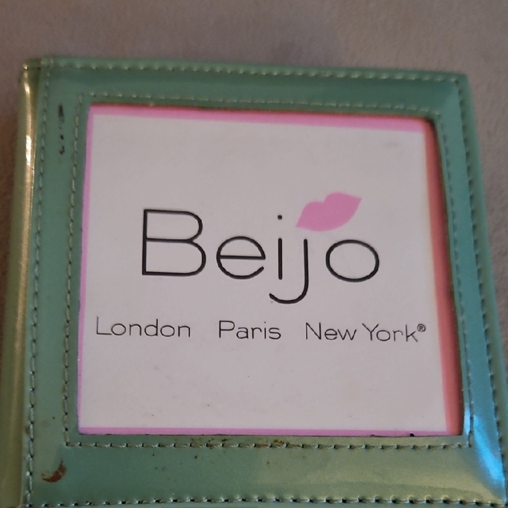 Beijo Green Wallet